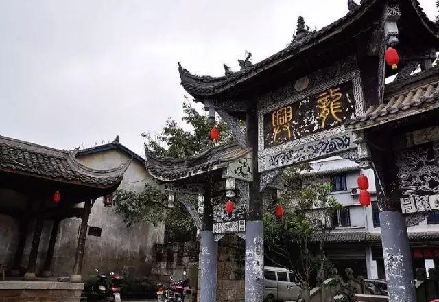 专业问答网站跟车如何保证安全,还能不被加塞?保持几米的距离最好?,提供精准解答